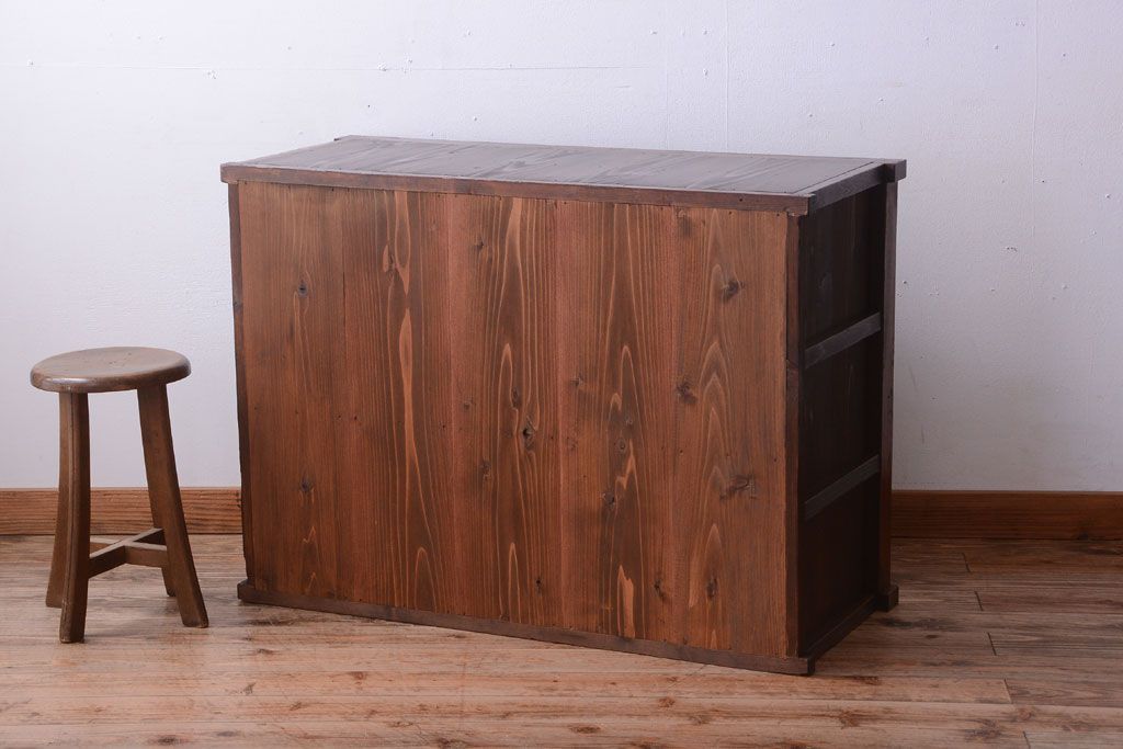 アンティーク家具　古民具・骨董　結霜ガラス入り!前面欅材の和製アンティーク収納棚