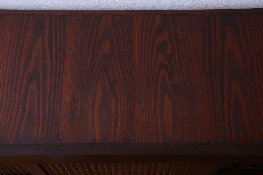 アンティーク家具　古民具・骨董 丸桟仕上げの変わり型水屋箪笥サイドボード(収納棚)