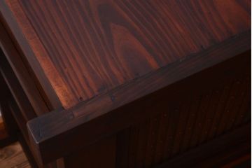 アンティーク家具　古民具・骨董 丸桟仕上げの変わり型水屋箪笥サイドボード(収納棚)