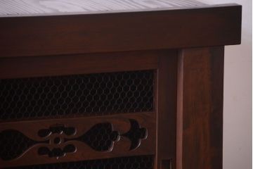 アンティーク家具　古民具・骨董 丸桟仕上げの変わり型水屋箪笥サイドボード(収納棚)