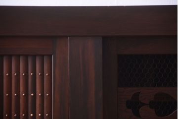 アンティーク家具　古民具・骨董 丸桟仕上げの変わり型水屋箪笥サイドボード(収納棚)