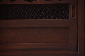 アンティーク家具　古民具・骨董 丸桟仕上げの変わり型水屋箪笥サイドボード(収納棚)