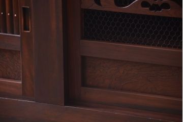 アンティーク家具　古民具・骨董 丸桟仕上げの変わり型水屋箪笥サイドボード(収納棚)