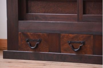 アンティーク家具　古民具・骨董 丸桟仕上げの変わり型水屋箪笥サイドボード(収納棚)