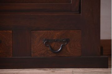 アンティーク家具　古民具・骨董 丸桟仕上げの変わり型水屋箪笥サイドボード(収納棚)