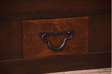 アンティーク家具　古民具・骨董 丸桟仕上げの変わり型水屋箪笥サイドボード(収納棚)