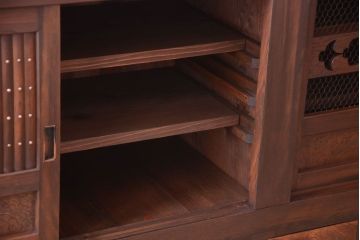 アンティーク家具　古民具・骨董 丸桟仕上げの変わり型水屋箪笥サイドボード(収納棚)