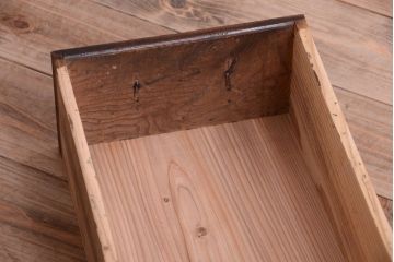 アンティーク家具　古民具・骨董 丸桟仕上げの変わり型水屋箪笥サイドボード(収納棚)