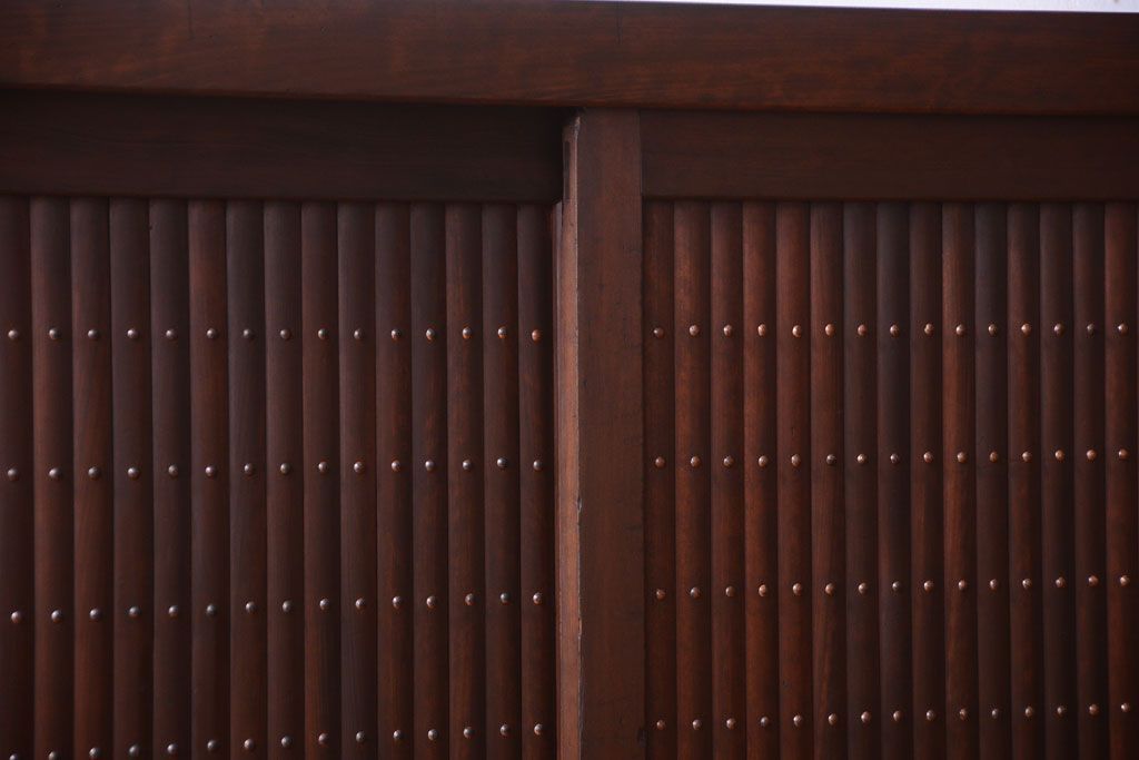 アンティーク家具　古民具・骨董 丸桟仕上げの近江水屋箪笥サイドボード(収納棚)