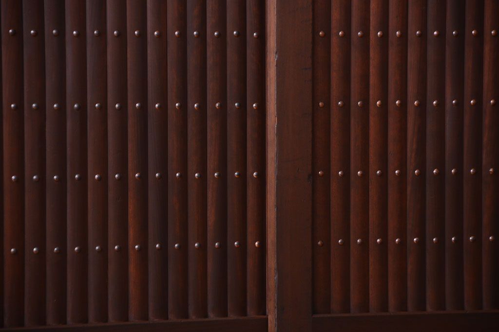 アンティーク家具　古民具・骨董 丸桟仕上げの近江水屋箪笥サイドボード(収納棚)