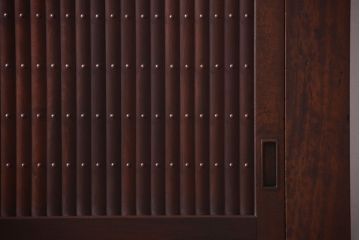 アンティーク家具　古民具・骨董 丸桟仕上げの近江水屋箪笥サイドボード(収納棚)