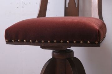 アンティーク家具　和製アンティーク　透かし彫り　古い木の回転椅子(回転イス)(2)