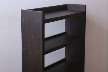 アンティーク家具　和製アンティーク　小振りでシンプルな古い木製の本棚(2)