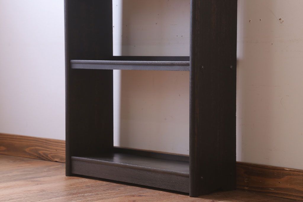 アンティーク家具　和製アンティーク　小振りでシンプルな古い木製の本棚(2)