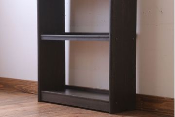 アンティーク家具　和製アンティーク　小振りでシンプルな古い木製の本棚(2)