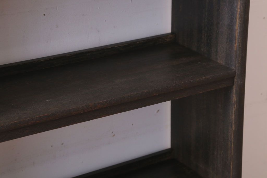 アンティーク家具　和製アンティーク　小振りでシンプルな古い木製の本棚(2)