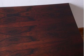 ヴィンテージ家具　北欧ビンテージ　ローズウッド製の上品なデスク(両袖机)