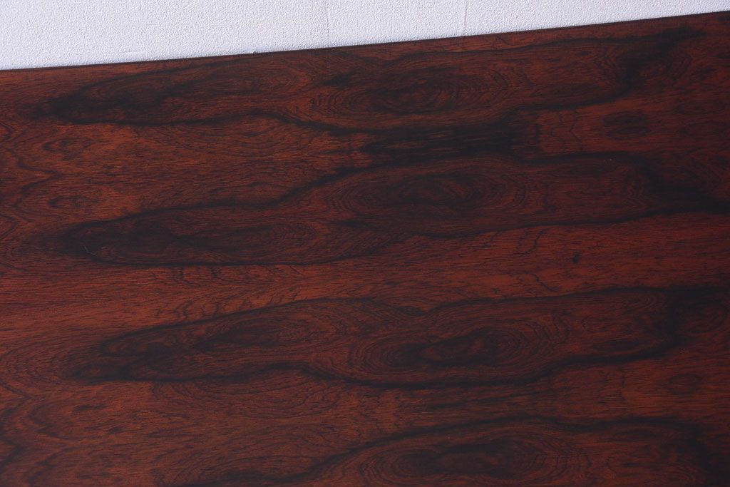 ヴィンテージ家具　北欧ビンテージ　ローズウッド製の上品なデスク(両袖机)