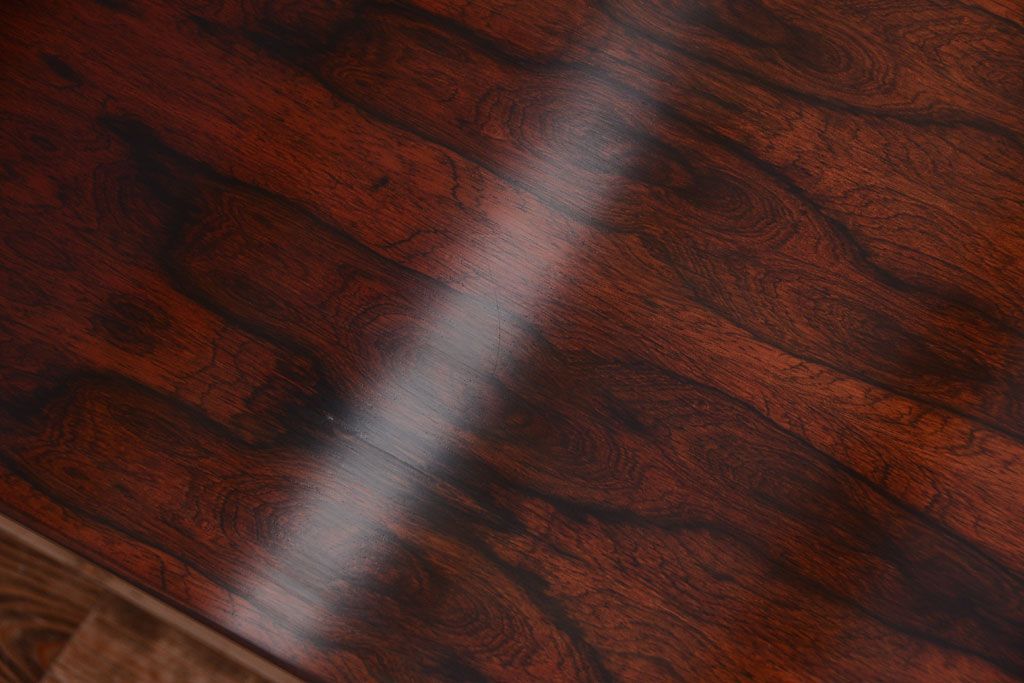 ヴィンテージ家具　北欧ビンテージ　ローズウッド製の上品なデスク(両袖机)