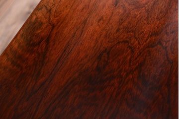 ヴィンテージ家具　北欧ビンテージ　ローズウッド製の上品なデスク(両袖机)