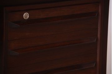 ヴィンテージ家具　北欧ビンテージ　ローズウッド製の上品なデスク(両袖机)