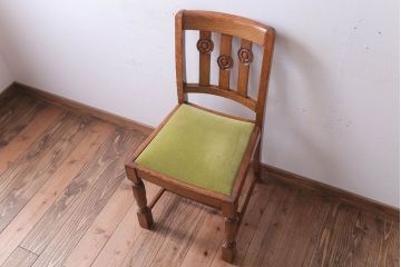 ヴィンテージ家具　イギリスビンテージ　オーク材のダイニングチェア