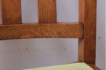 ヴィンテージ家具　イギリスビンテージ　オーク材のダイニングチェア
