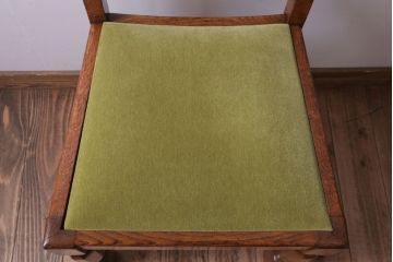 ヴィンテージ家具　イギリスビンテージ　オーク材のダイニングチェア