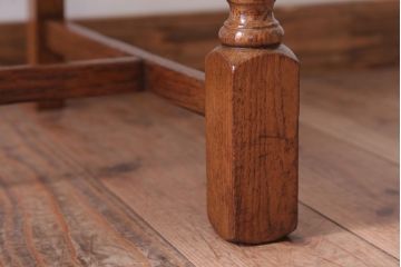 ヴィンテージ家具　イギリスビンテージ　オーク材のダイニングチェア