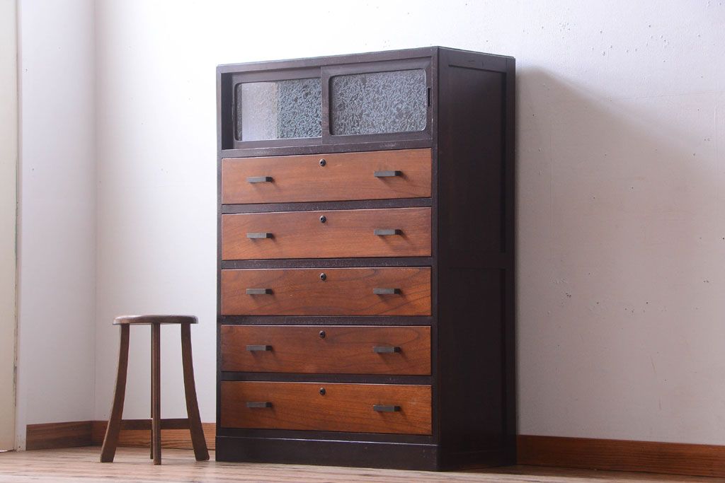 レトロ家具　昭和レトロ　結霜ガラス入り!古い木製のアンティークチェスト