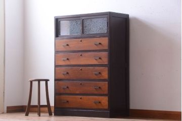 レトロ家具　昭和レトロ　結霜ガラス入り!古い木製のアンティークチェスト