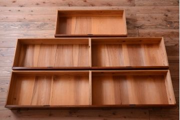 レトロ家具　昭和レトロ　結霜ガラス入り!古い木製のアンティークチェスト