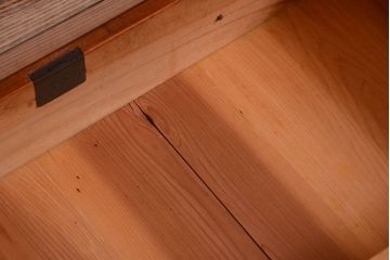 レトロ家具　昭和レトロ　結霜ガラス入り!古い木製のアンティークチェスト