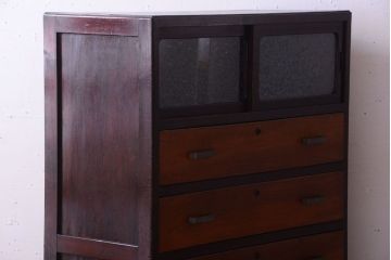 レトロ家具　昭和レトロ　結霜ガラス入り!古い木製のアンティークチェスト