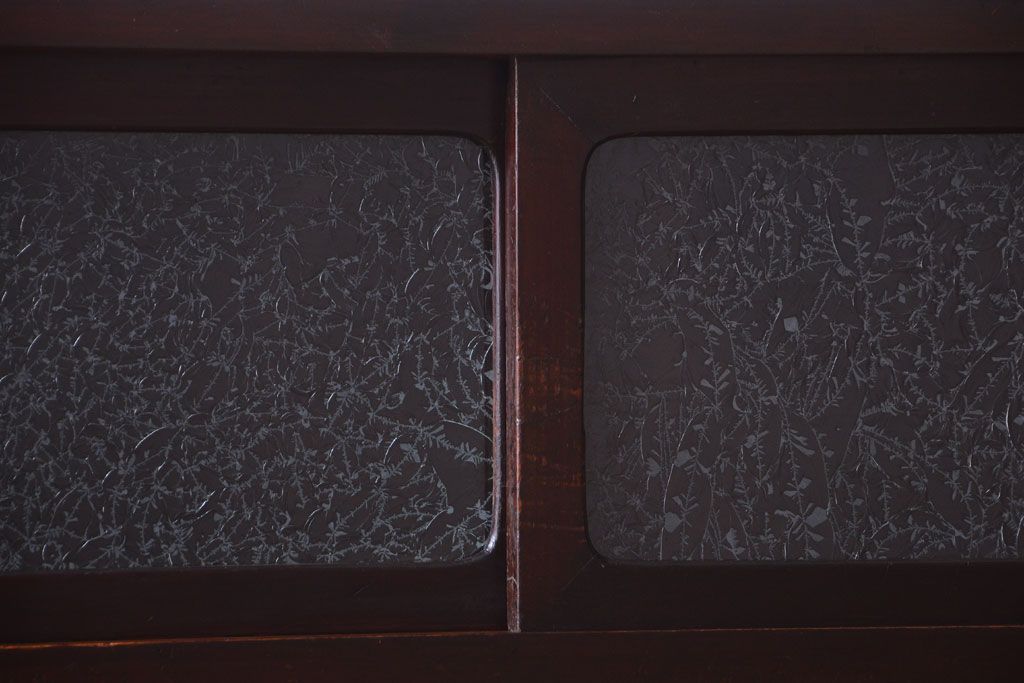 レトロ家具　昭和レトロ　結霜ガラス入り!古い木製のアンティークチェスト