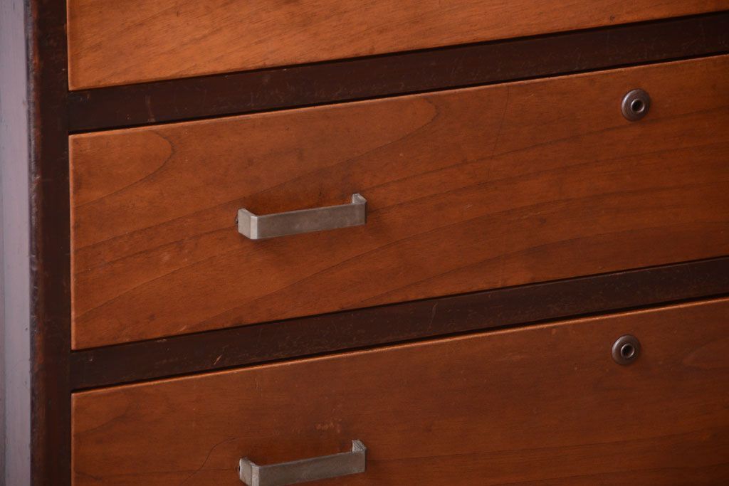 レトロ家具　昭和レトロ　結霜ガラス入り!古い木製のアンティークチェスト