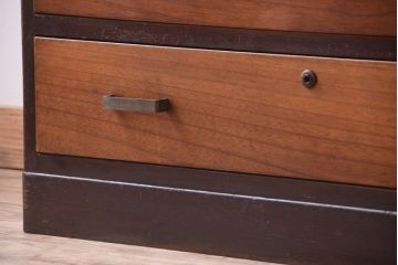 レトロ家具　昭和レトロ　結霜ガラス入り!古い木製のアンティークチェスト