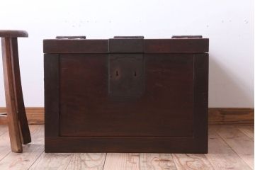 アンティーク雑貨　古民具・骨董　超希少品　特大サイズ!総欅製の特注銭箱(金庫)