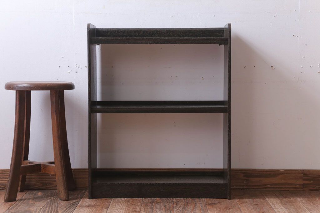 アンティーク家具　和製アンティーク　小振りでシンプルな古い木製の本棚(3)