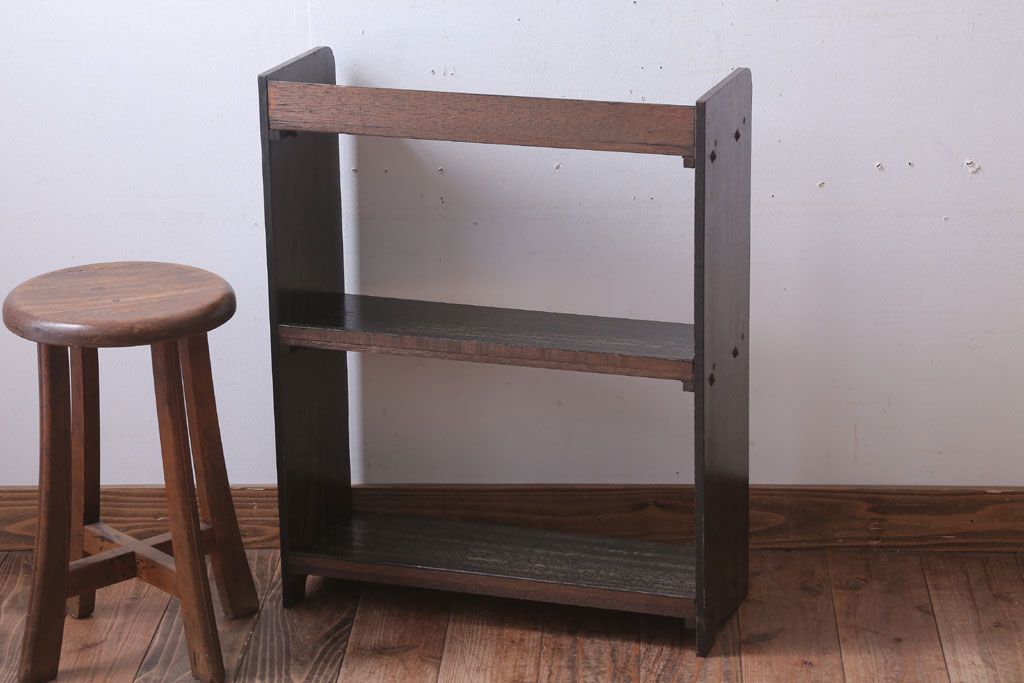 アンティーク家具　和製アンティーク　小振りでシンプルな古い木製の本棚(3)