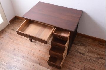 アンティーク家具　大正ロマン　透かし彫り!古いナラ材の上質な片袖机(デスク)