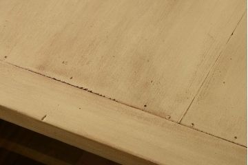 レトロ家具　昭和レトロ　クリームイエローペイントの小ぶりな引き戸収納棚