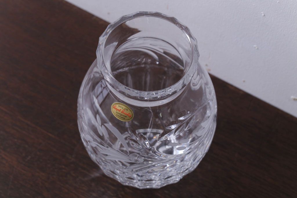 アンティーク雑貨　イギリス　Royal Brierley(ロイヤルブライアリー)　カットガラス　花瓶(フラワーベース)