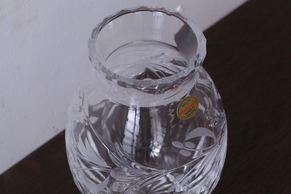 アンティーク雑貨　イギリス　Royal Brierley(ロイヤルブライアリー)　カットガラス　花瓶(フラワーベース)
