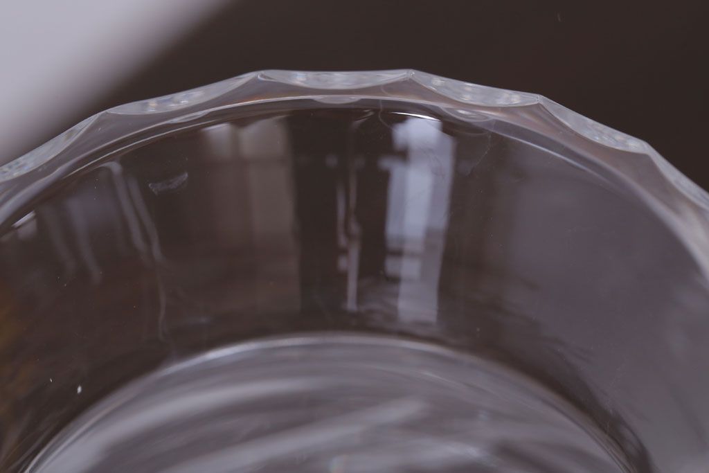 アンティーク雑貨　イギリス　Royal Brierley(ロイヤルブライアリー)　カットガラス　花瓶(フラワーベース)