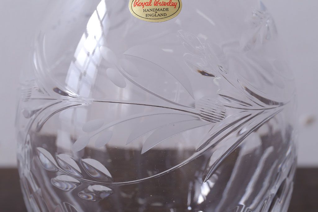 アンティーク雑貨　イギリス　Royal Brierley(ロイヤルブライアリー)　カットガラス　花瓶(フラワーベース)