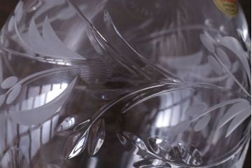 アンティーク雑貨　イギリス　Royal Brierley(ロイヤルブライアリー)　カットガラス　花瓶(フラワーベース)