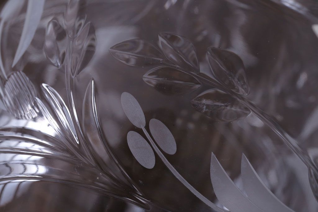 アンティーク雑貨　イギリス　Royal Brierley(ロイヤルブライアリー)　カットガラス　花瓶(フラワーベース)