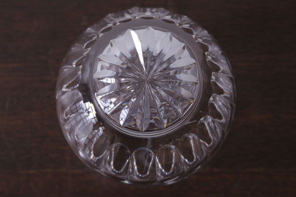 アンティーク雑貨　イギリス　Royal Brierley(ロイヤルブライアリー)　カットガラス　花瓶(フラワーベース)