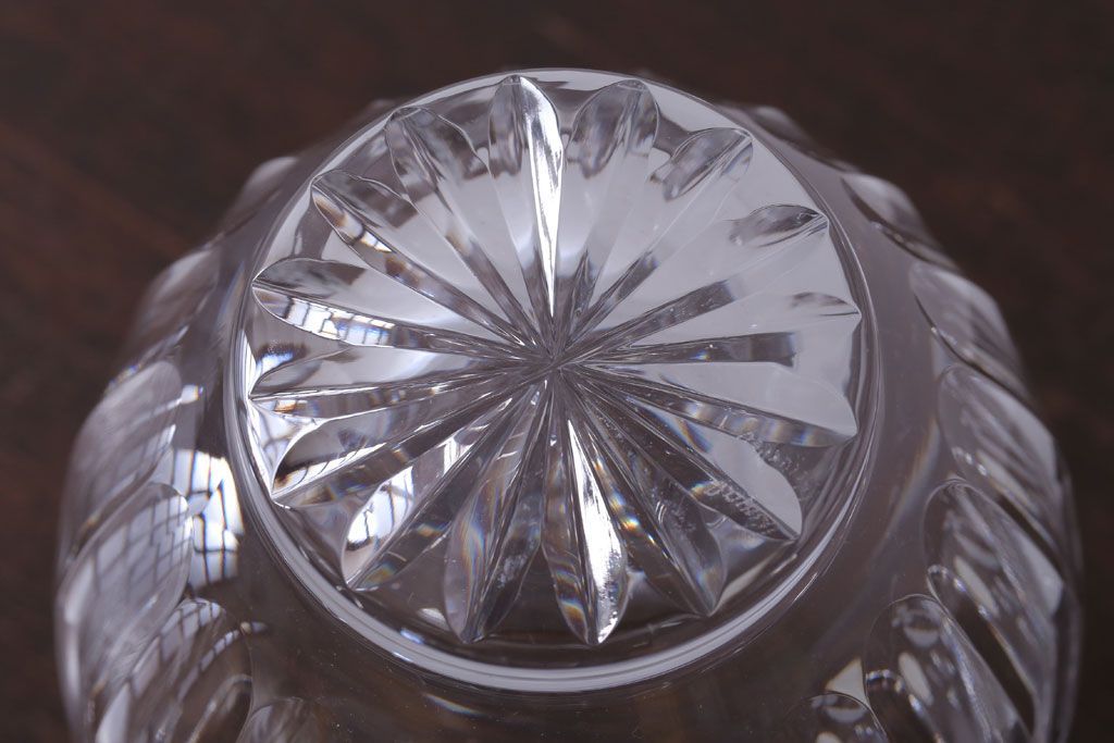 アンティーク雑貨　イギリス　Royal Brierley(ロイヤルブライアリー)　カットガラス　花瓶(フラワーベース)